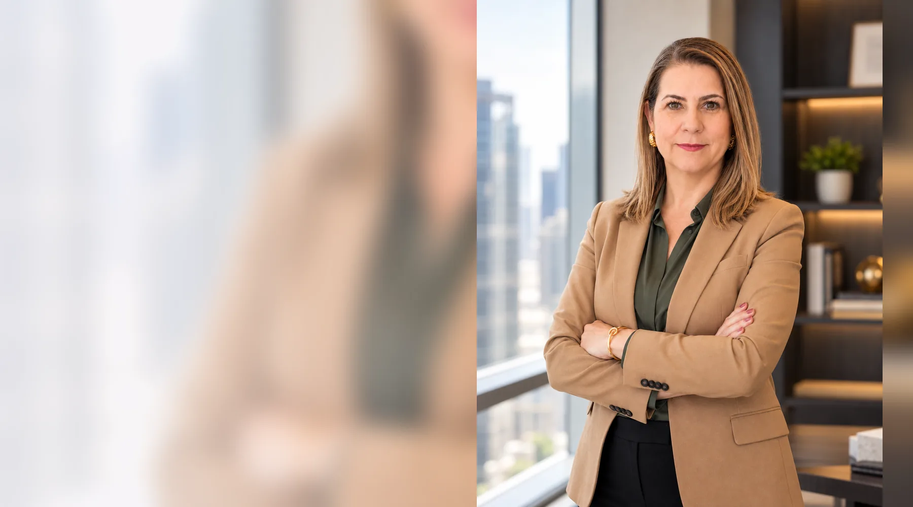 Karla Petrelli, fundadora da Empodera-AI, em retrato executivo corporativo